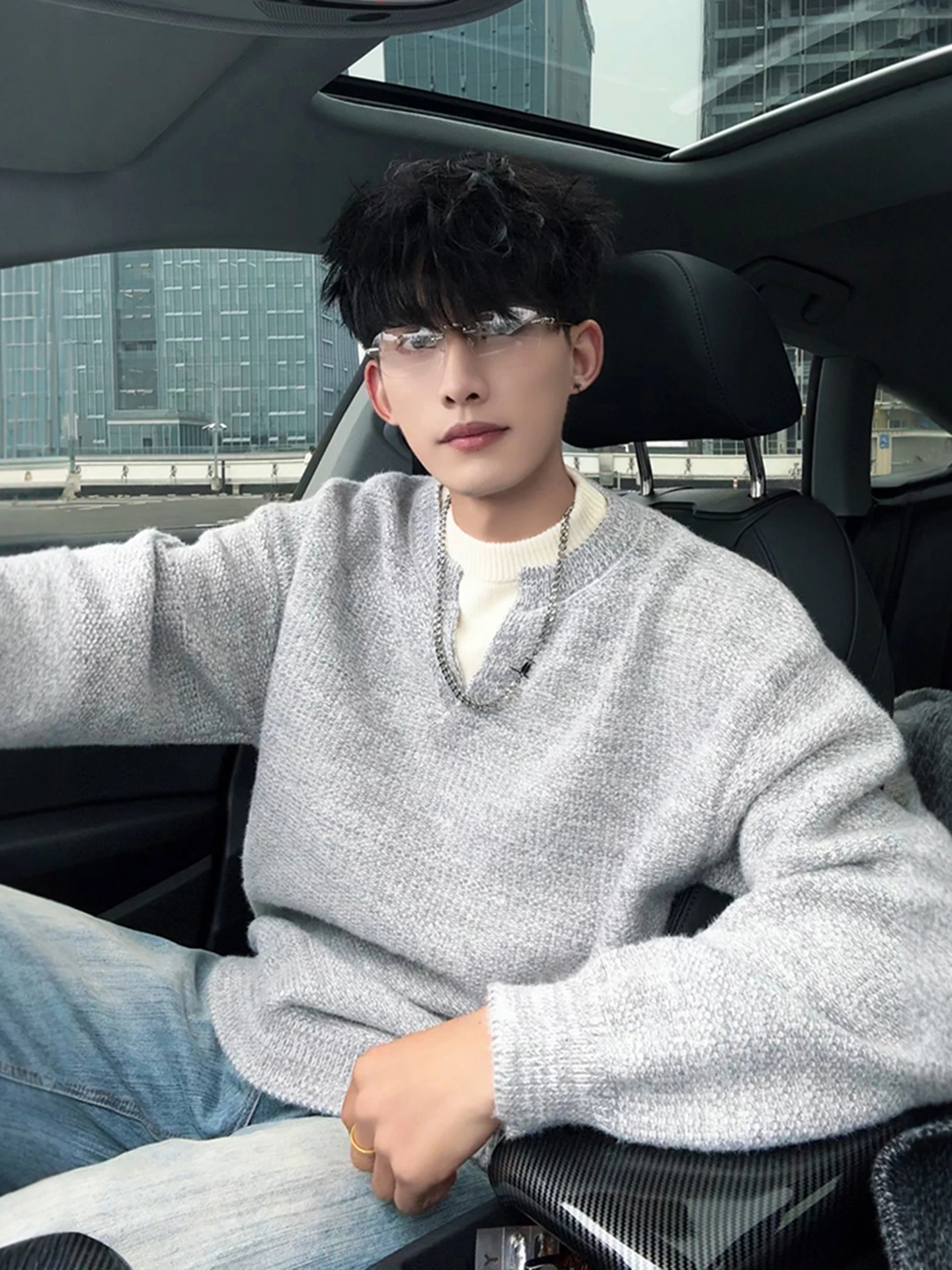 Мужской вязаный свитер с V-образным вырезом, утепленный, осенне-зимний, повседневный, роскошный, модный, с эффектом двухслойности
Мужской вязаный свитер с V-образным вырезом, утепленный, осенне-зимний, повседневный, роскошный, модный, с эффектом двухслойности