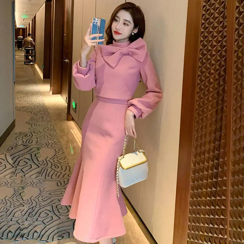 Women Suits Spring Autumn Winter Korean Sweet Bow Solid Full Pullover O-Neck SLIM Skirt 2 Piece Set Small Fresh All-match
Women Suits Spring Autumn Winter Korean Sweet Bow Solid Full Pullover O-Neck SLIM Skirt 2 Piece Set Small Fresh All-match