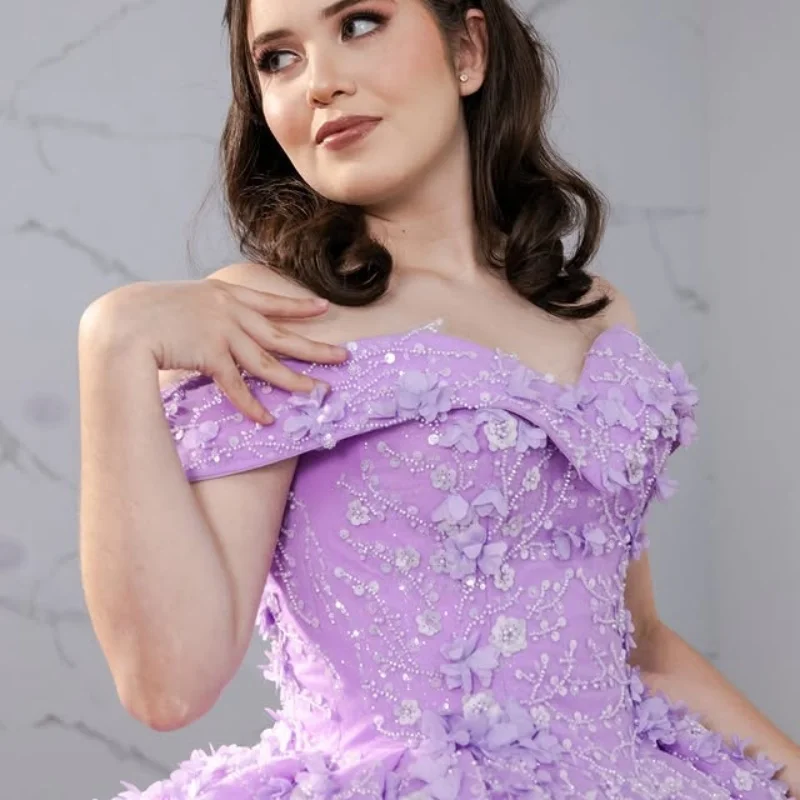 Customized Lavender Purple Quinceanera Dresses Off the Shoulder Tull crystal applique 3D flower Vestido De 15 Quinceanera
Customized Lavender Purple Quinceanera Dresses Off the Shoulder Tull crystal applique 3D flower Vestido De 15 Quinceanera