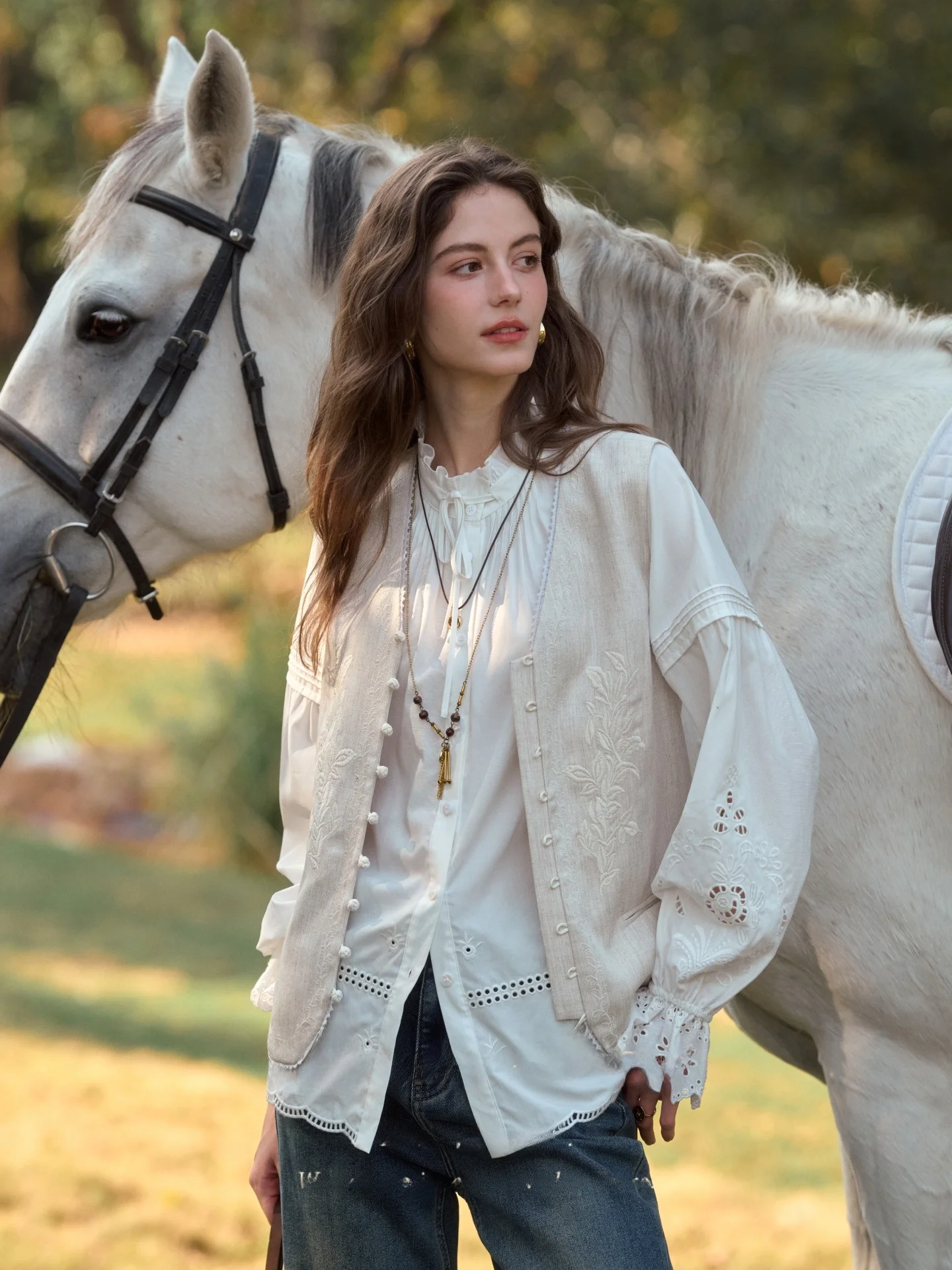 New Chinese Sle Layered Women's Embroidered Jaet Vest Heavy Embroidery Pastoral Wind Spring Faionable Outerwear
New Chinese Sle Layered Women's Embroidered Jaet Vest Heavy Embroidery Pastoral Wind Spring Faionable Outerwear