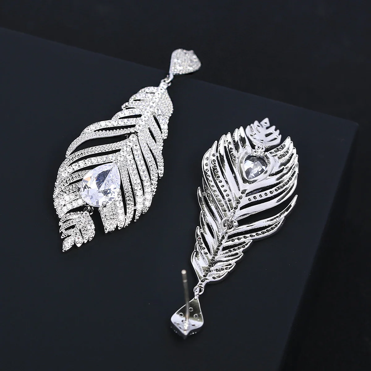 925 Silver Luxury Feather CZ Drop Earrings for Women, Sterling Silver Plated Clear Crystal Dangle Earrings, Party Jewelry
925 Silver Luxury Feather CZ Drop Earrings for Women, Sterling Silver Plated Clear Crystal Dangle Earrings, Party Jewelry