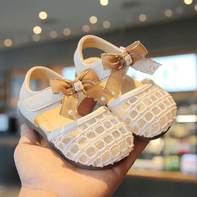 Girls Walking Shoes Mesh Breathable Baby Girls Princess Shoes with Simple Bows 2026 Summer New Toddler Sandals Non-slip
Girls Walking Shoes Mesh Breathable Baby Girls Princess Shoes with Simple Bows 2026 Summer New Toddler Sandals Non-slip