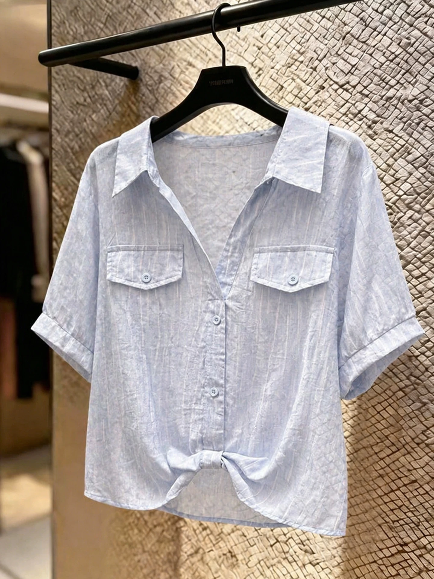 Fashionable Striped Short Sleeve Shirt Loose Fit Collar Double Pocket Slimming Stylish Top for Women Commute Korean Style
Fashionable Striped Short Sleeve Shirt Loose Fit Collar Double Pocket Slimming Stylish Top for Women Commute Korean Style