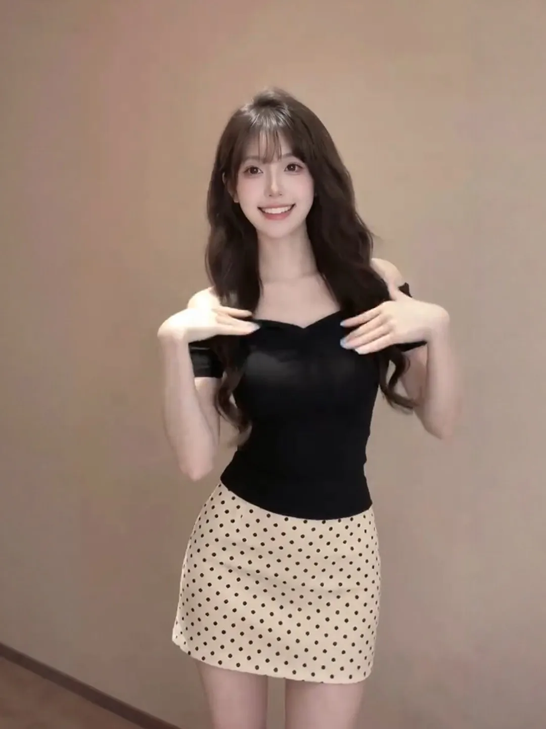Korean Style Polka Dot One Shoulder Short Skirt Set Beautiful Comfortable Summer Fashion Women's Clothing Two-Piece Suit
Korean Style Polka Dot One Shoulder Short Skirt Set Beautiful Comfortable Summer Fashion Women's Clothing Two-Piece Suit