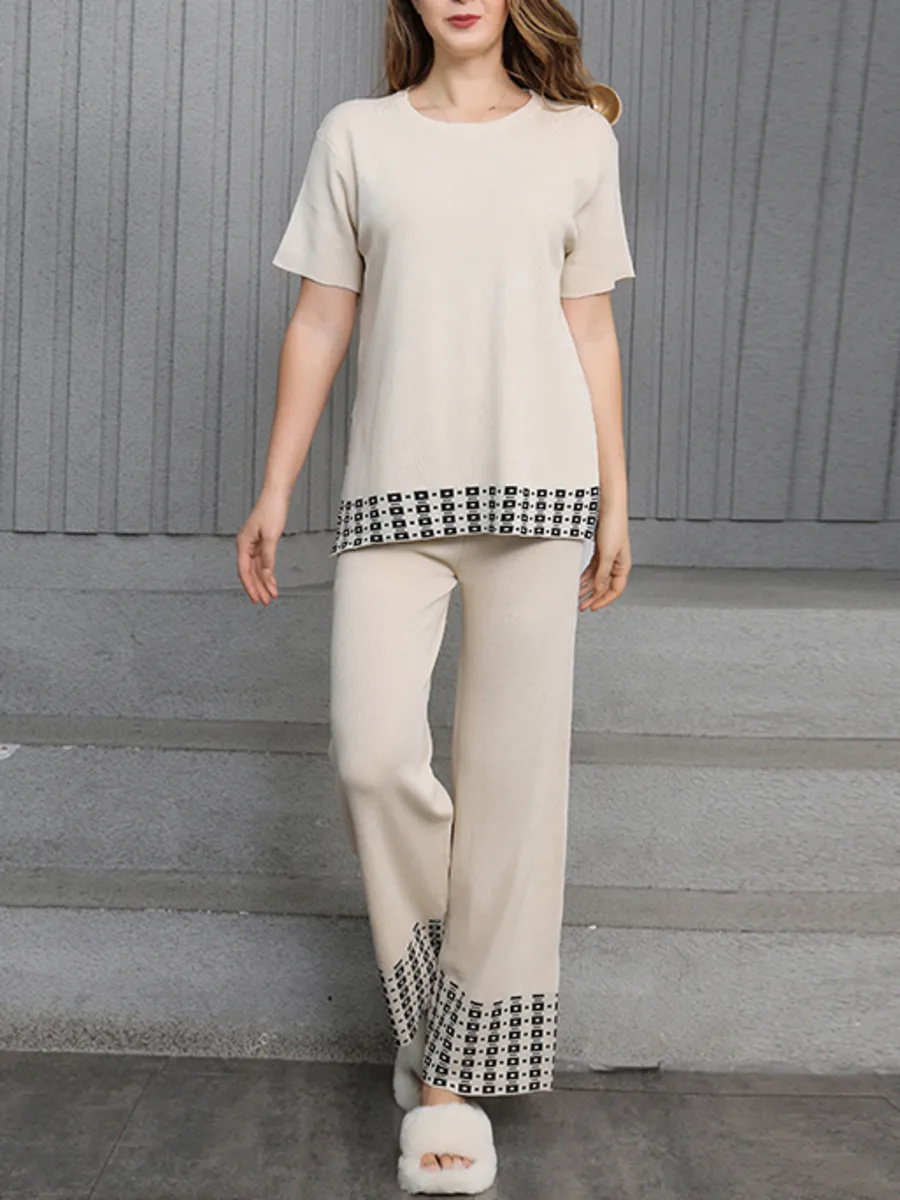 2024 Summer New Simple And Fashionable Round Neck Solid Short Sleeved Top And Pants Contrast Color Knitted Women's Two Piece Set
2024 Summer New Simple And Fashionable Round Neck Solid Short Sleeved Top And Pants Contrast Color Knitted Women's Two Piece Set