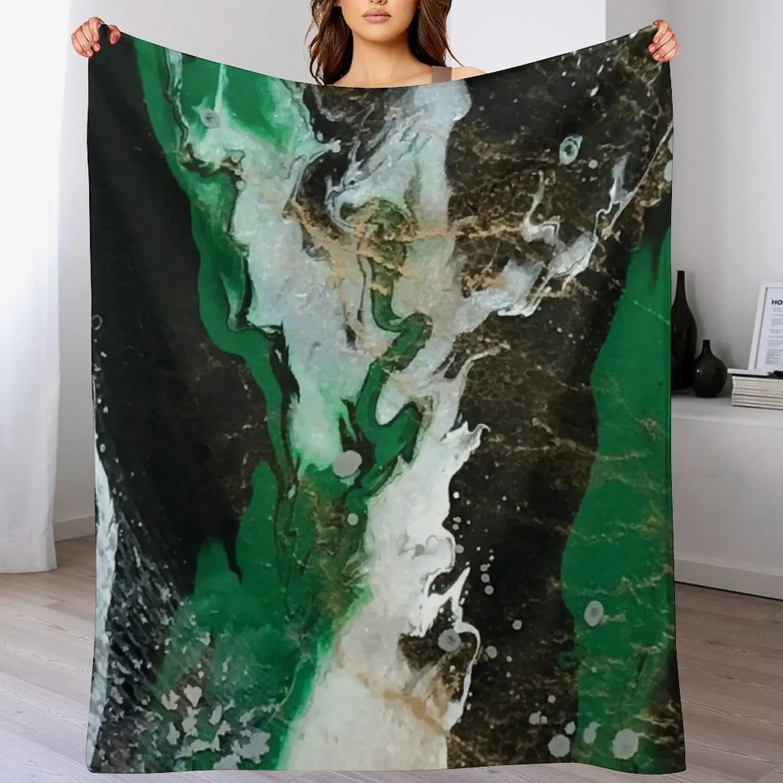 New Emerald Pearl Throw Blanket Multi Purpose Soft Warm Blanket for Home Travel
New Emerald Pearl Throw Blanket Multi Purpose Soft Warm Blanket for Home Travel