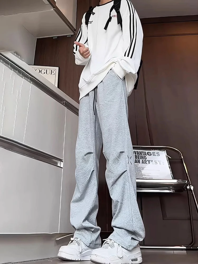 American Retro Pleated ey Sweatpants Men's Trendy High Waist Straight Leg Drapey Pants Cool Spor Long Trousers
American Retro Pleated ey Sweatpants Men's Trendy High Waist Straight Leg Drapey Pants Cool Spor Long Trousers
