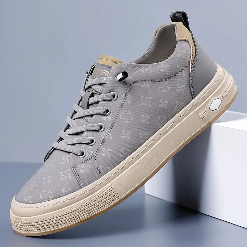 Новые мужские кроссовки, нескользящие, модные, универсальные, спортивные и повседневные, дышащие, на толстой подошве
Новые мужские кроссовки, нескользящие, модные, универсальные, спортивные и повседневные, дышащие, на толстой подошве