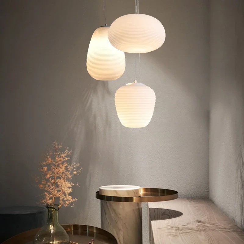 Dining room lamp three-head Japanese tea room design sense of art wabi-sabi wind B & B senior sense chandelier living room
Dining room lamp three-head Japanese tea room design sense of art wabi-sabi wind B & B senior sense chandelier living room