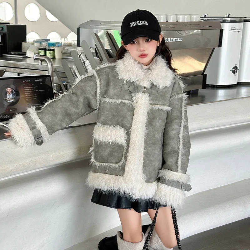 Girls Coat 2024 Winter New Childrens Clothing Girl Baby Foreign Air Plus Fleece Thickened Fur One Coat Casual Simple Daily
Girls Coat 2024 Winter New Childrens Clothing Girl Baby Foreign Air Plus Fleece Thickened Fur One Coat Casual Simple Daily