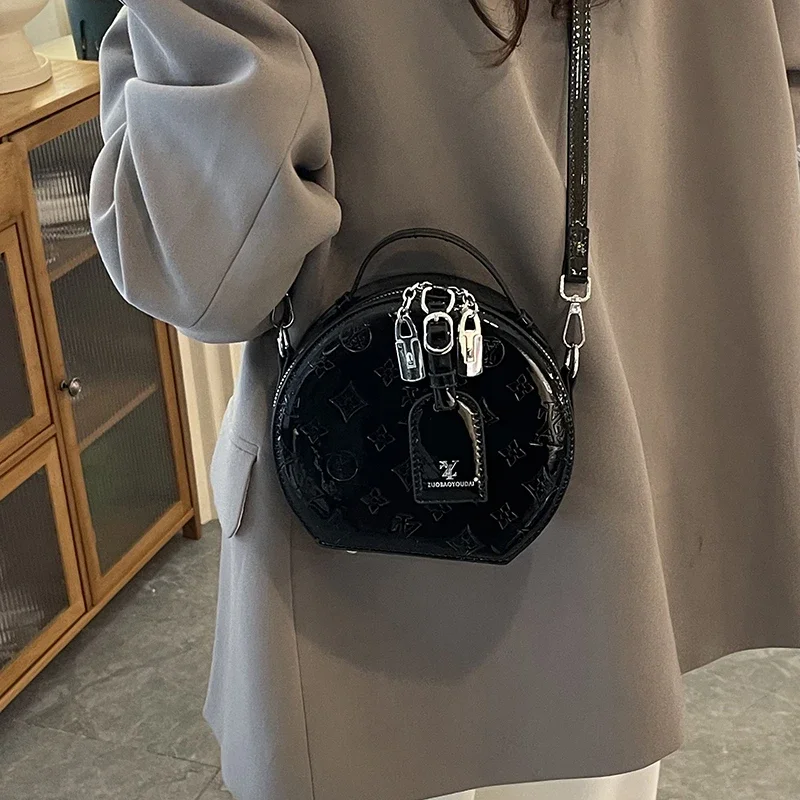 Premium Leather Women's Shoulder Bag Fashionable Crossbody Handbag Elegant Ladies Tote Luxury Designer Messenger Purse
Premium Leather Women's Shoulder Bag Fashionable Crossbody Handbag Elegant Ladies Tote Luxury Designer Messenger Purse