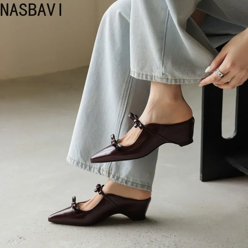 In The Summer of 2026, The Lady's Slippers with Pointed Buckles Were Designed, and The Bow Decoration Was Comfortable and Daily.
In The Summer of 2026, The Lady's Slippers with Pointed Buckles Were Designed, and The Bow Decoration Was Comfortable and Daily.