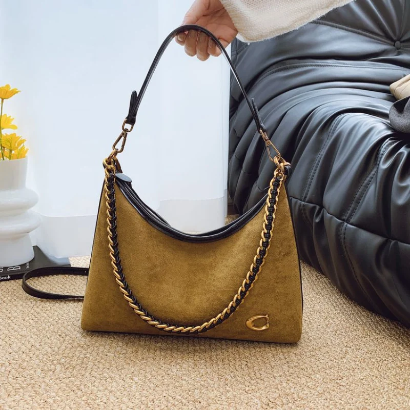 Luxury Women's Shoulder Bag Crafted From Premium Leather Featuring Paris Style And Casual Elegant Look
Luxury Women's Shoulder Bag Crafted From Premium Leather Featuring Paris Style And Casual Elegant Look