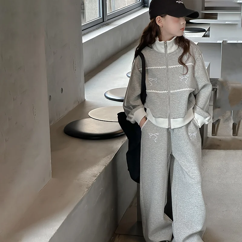 2026 Children's Clothes Sets Girls Sports Suits Spring Autumn Jacket Pants Outdoor Causal Style Tracksuit 2 Piece Teenager Set
2026 Children's Clothes Sets Girls Sports Suits Spring Autumn Jacket Pants Outdoor Causal Style Tracksuit 2 Piece Teenager Set