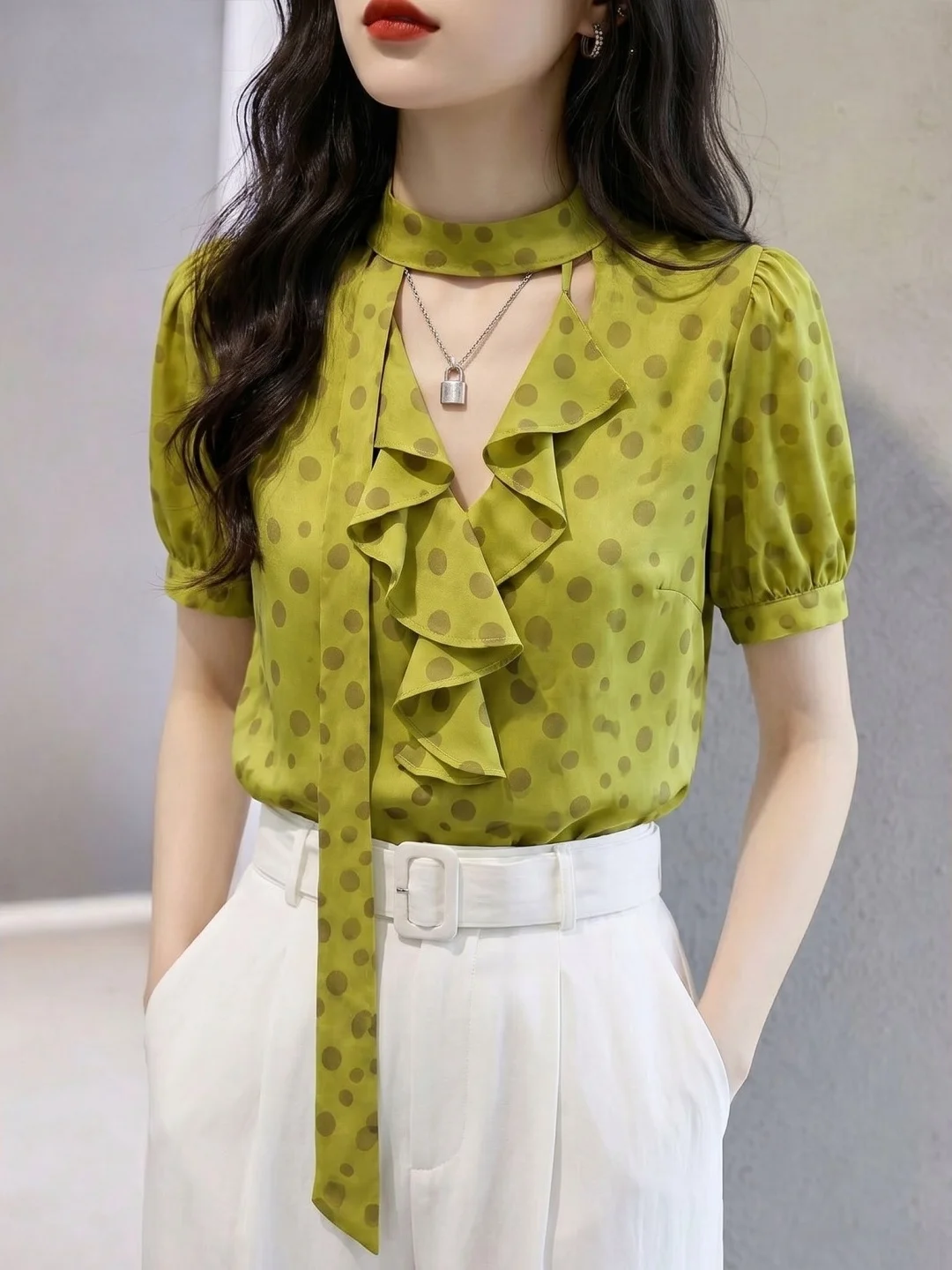 Commute Chic Polka Dot Lace Trim Lightweight Silk Shirt Summer Elegant Ageless Fashionable Versatile Women's Top Korean Style
Commute Chic Polka Dot Lace Trim Lightweight Silk Shirt Summer Elegant Ageless Fashionable Versatile Women's Top Korean Style