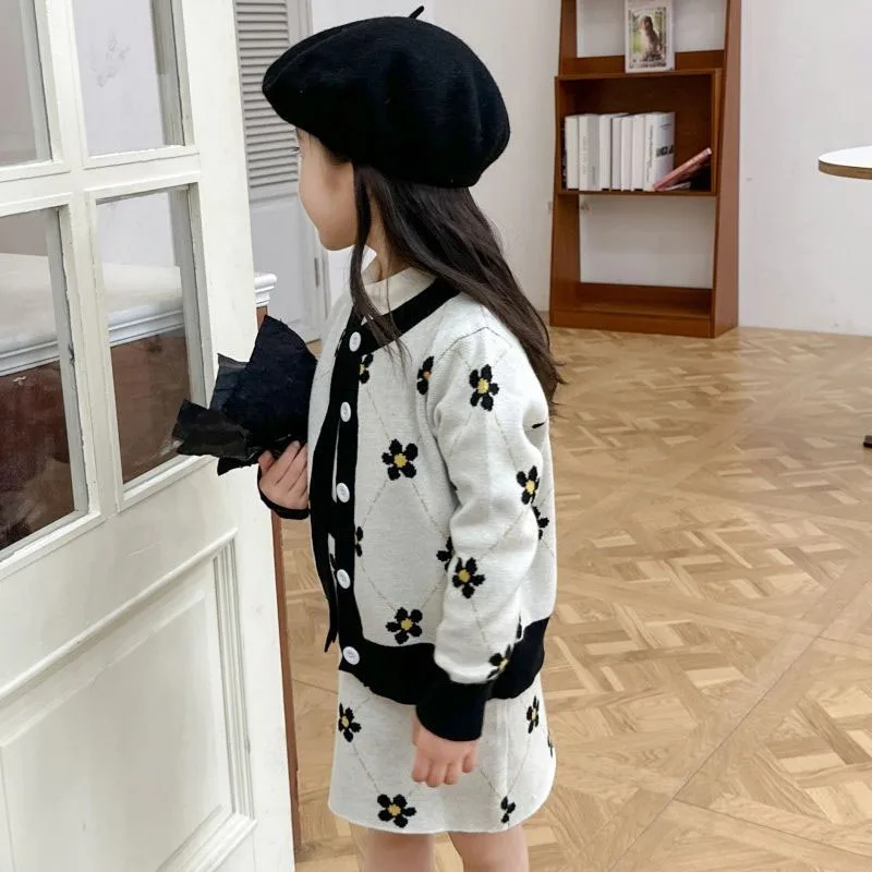 2023 Korean Style Baby Girl Spring Autumn Floral Knitted Sweater Set Girl Cardigan Outerwear
2023 Korean Style Baby Girl Spring Autumn Floral Knitted Sweater Set Girl Cardigan Outerwear