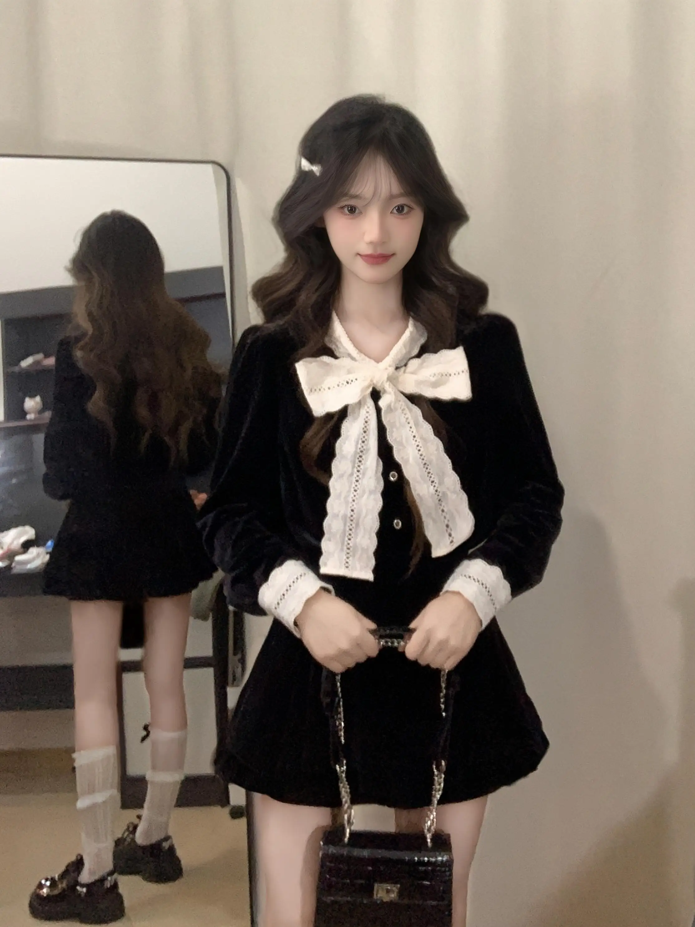 Elegant Black Velvet Dress Set Women's Korean Design High Waist A-Line Skirt Long Sleeve round Neck Knot Commute Wear
Elegant Black Velvet Dress Set Women's Korean Design High Waist A-Line Skirt Long Sleeve round Neck Knot Commute Wear