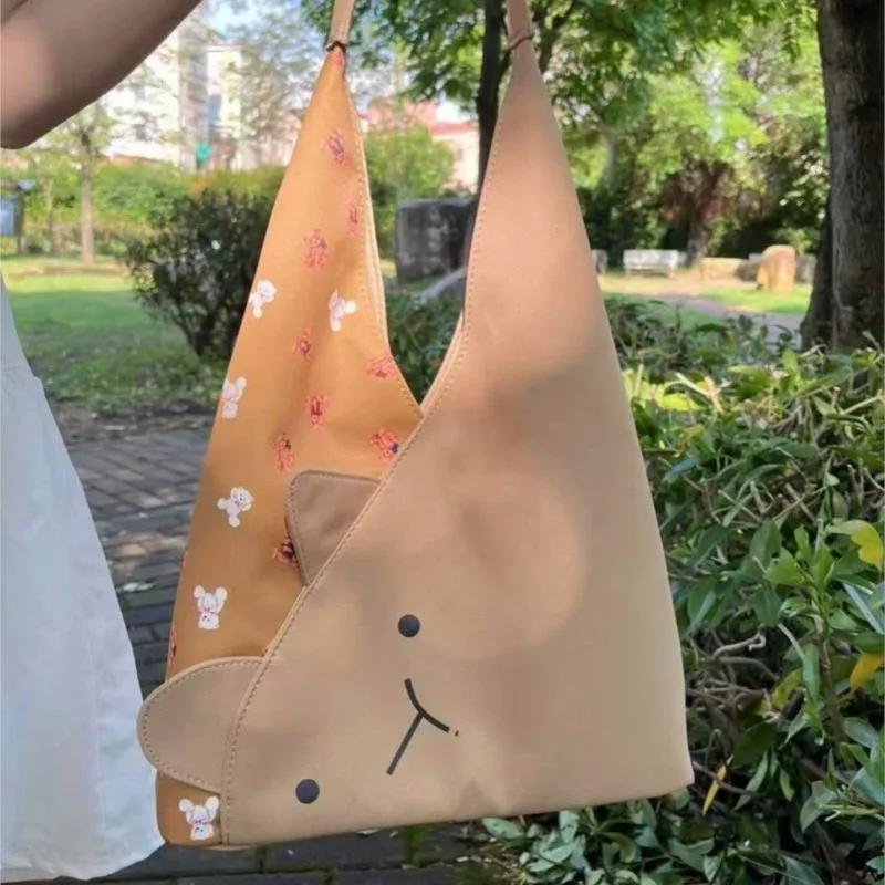 Японская большая сумка с принтом медведя из мультфильма, женская парусиновая сумка с котом, большая вместительная сумка на плечо, женская лоскутная повседневная сумка для подмышек
Японская большая сумка с принтом медведя из мультфильма, женская парусиновая сумка с котом, большая вместительная сумка на плечо, женская лоскутная повседневная сумка для подмышек