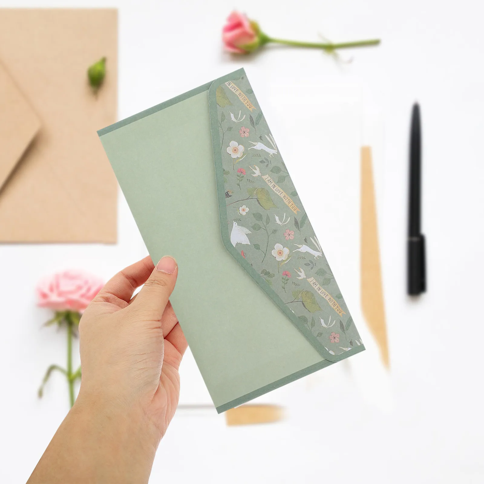 1Set Lined Stationery Writing Paper and Envelopes Vintage Floral Chinese Style Large Writing Surface Letter Set for Invitations
1Set Lined Stationery Writing Paper and Envelopes Vintage Floral Chinese Style Large Writing Surface Letter Set for Invitations