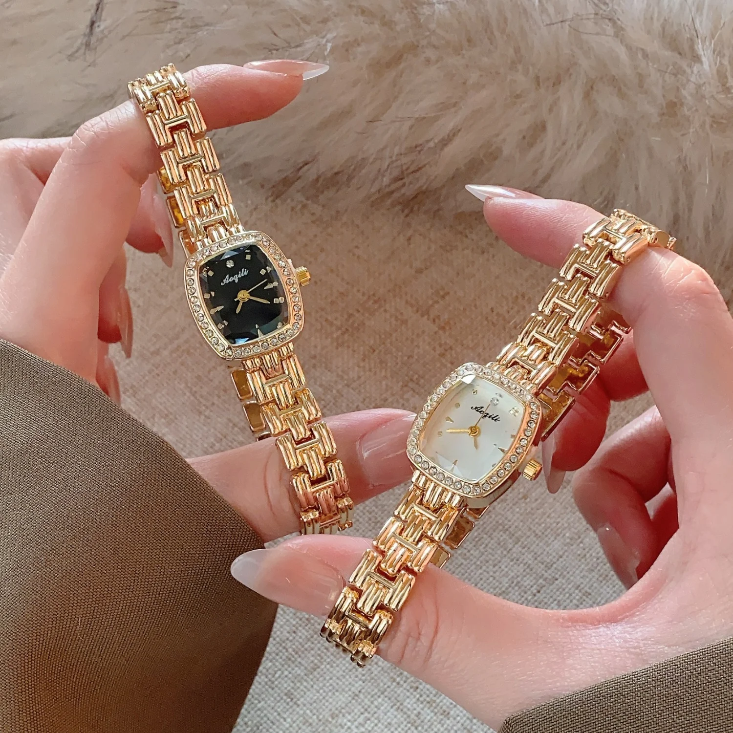Ladies Simple Watch Fashion High Quality Gold Quartz Watches Square Dial Women's Dress Clock Gift Wristwatch Relogio Feminino
Ladies Simple Watch Fashion High Quality Gold Quartz Watches Square Dial Women's Dress Clock Gift Wristwatch Relogio Feminino