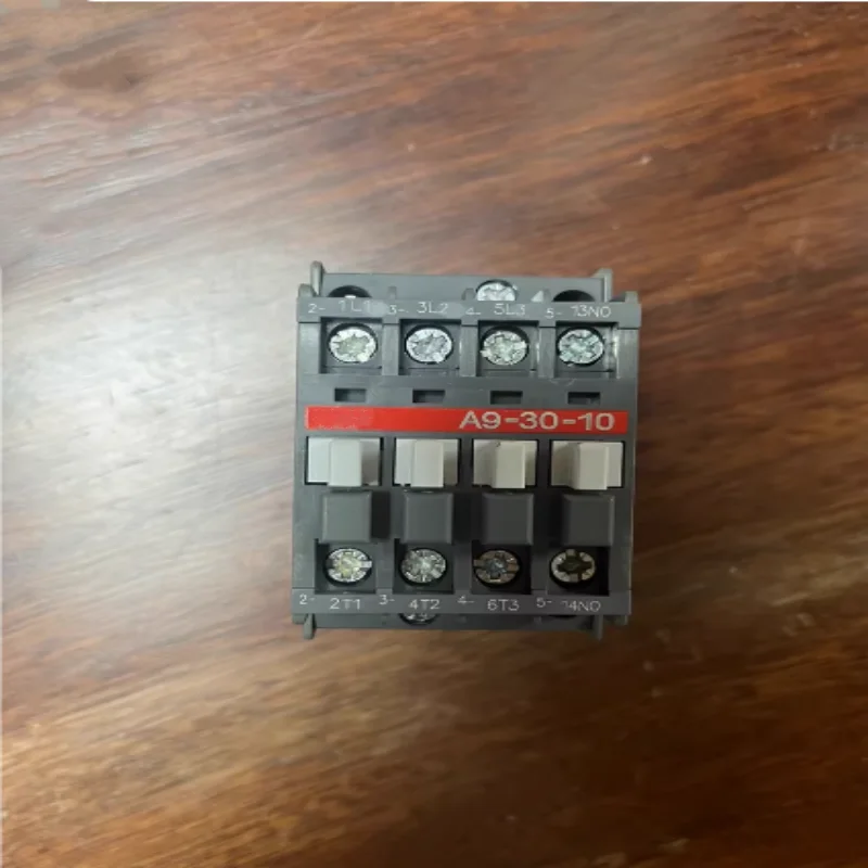 Совершенно новый оригинальный контактор A9-30-10 220 В-230 В 50 Гц/230-240 В 60 Гц
Совершенно новый оригинальный контактор A9-30-10 220 В-230 В 50 Гц/230-240 В 60 Гц