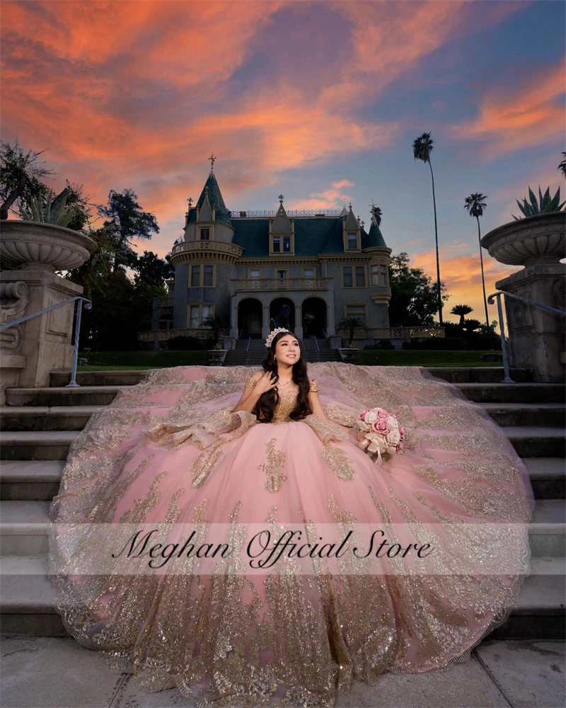 Мексиканское розовое платье Quinceanera с открытыми плечами, модель 2023 блестящие пайетки платье с корсетом для выпускного вечера Sweet 16 15 Robe De Bal
Мексиканское розовое платье Quinceanera с открытыми плечами, модель 2023 блестящие пайетки платье с корсетом для выпускного вечера Sweet 16 15 Robe De Bal