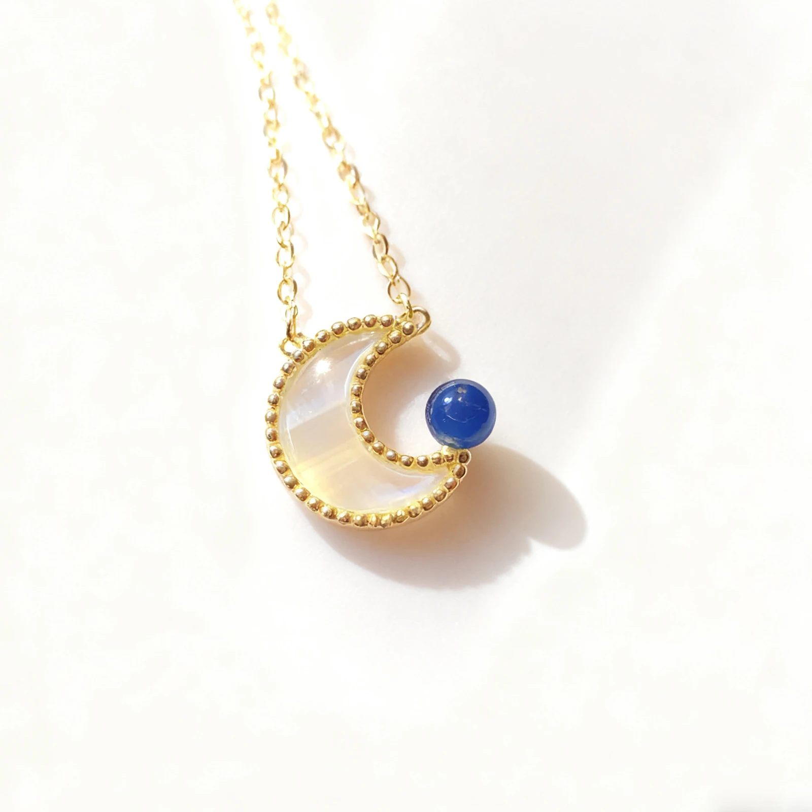 Women's Moon Pendant Necklace Sterling Silver Gold Plated 4mm Round Baltic Amber White Jade Romantic Love Gift for Her Jewelry
Women's Moon Pendant Necklace Sterling Silver Gold Plated 4mm Round Baltic Amber White Jade Romantic Love Gift for Her Jewelry