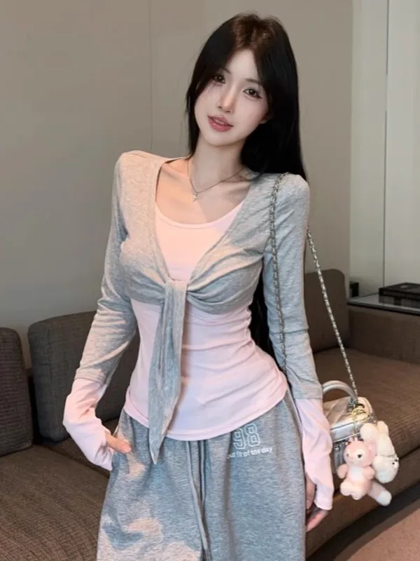 Korean Style Long Sleeve T-Shirt Women's Autumn Winter New Belted Color Block Base Shirt Pure Desire Spicy Girl Slimming Top
Korean Style Long Sleeve T-Shirt Women's Autumn Winter New Belted Color Block Base Shirt Pure Desire Spicy Girl Slimming Top