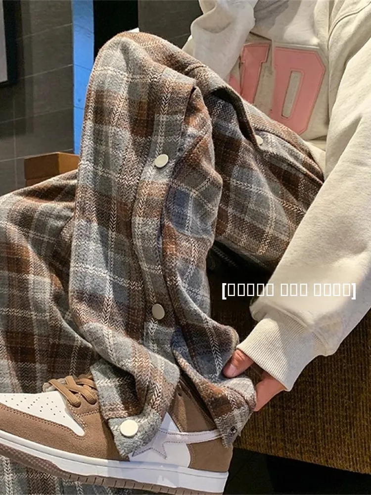 Vintage American Plaid Wool Men's Autumn Winter Wide Leg Pants with Slits And Buttons Drapey Comfortable Youthful Sle
Vintage American Plaid Wool Men's Autumn Winter Wide Leg Pants with Slits And Buttons Drapey Comfortable Youthful Sle