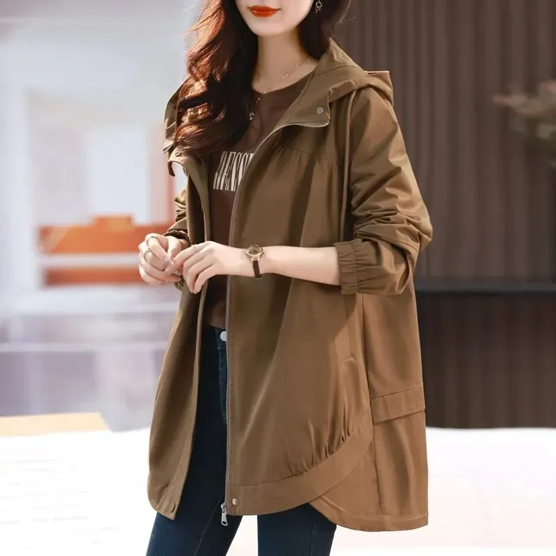 2025 New Jooded Trench Coat Women Spring Autumn Fashion Mid-Length Zipper Pockets Windbreaker Tops Female Loose Overcoat T847
2025 New Jooded Trench Coat Women Spring Autumn Fashion Mid-Length Zipper Pockets Windbreaker Tops Female Loose Overcoat T847