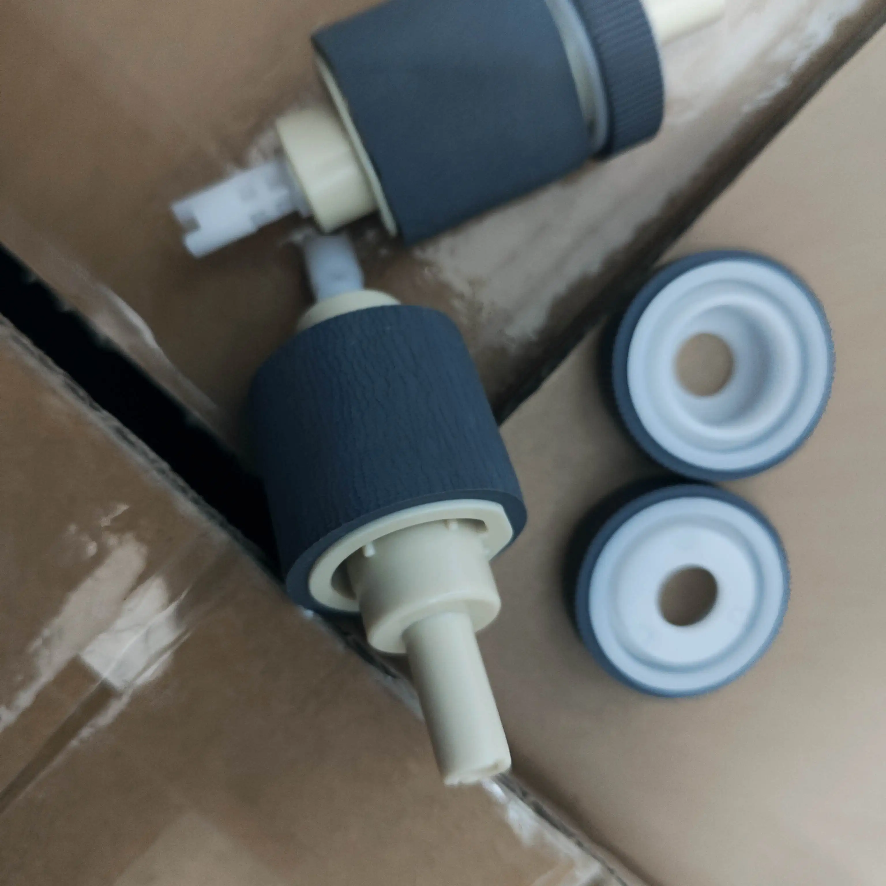 1унида. Совместимый nuevo RM1-6414-000 RM1-6414 rodillo de recogida de papel para HP 2035 2055 P2035 P2055 P2035n P2055d P2055d
1унида. Совместимый nuevo RM1-6414-000 RM1-6414 rodillo de recogida de papel para HP 2035 2055 P2035 P2055 P2035n P2055d P2055d