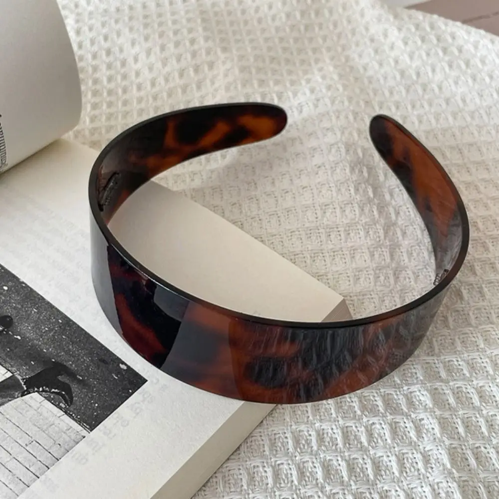 Vintage Acetic Acid Leopard Headband Headdress Coffee Retro Hairband French Headwear Korean Style Hair Hoop Photograph
Vintage Acetic Acid Leopard Headband Headdress Coffee Retro Hairband French Headwear Korean Style Hair Hoop Photograph