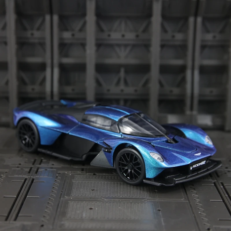 CCA 1: 23 simulation Aston Martin Valkyrie alloy car model, doors and hood can be opened, supercar ornaments
CCA 1: 23 simulation Aston Martin Valkyrie alloy car model, doors and hood can be opened, supercar ornaments