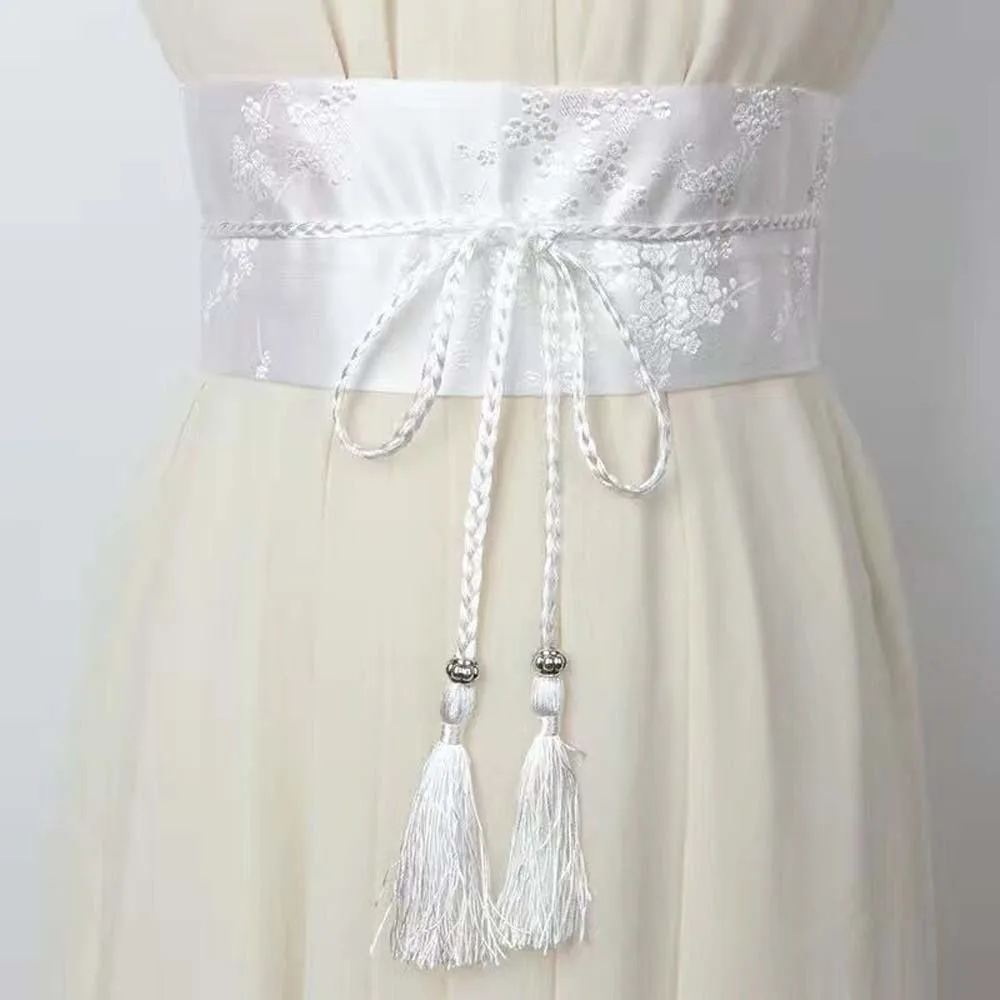 Wide Style Embroidery Corset Embroidered Retro-pattern Hanfu Waistband Traditional Tie-closure Ethnic Girdle Culture Fan
Wide Style Embroidery Corset Embroidered Retro-pattern Hanfu Waistband Traditional Tie-closure Ethnic Girdle Culture Fan