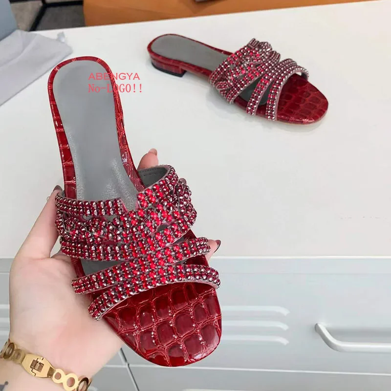 Designer New Leather Crystal Slipper Women Open Toe Mules Dress Beach Flat Shoes Women Summer Fashion Party Vacation Walk Shoes
Designer New Leather Crystal Slipper Women Open Toe Mules Dress Beach Flat Shoes Women Summer Fashion Party Vacation Walk Shoes