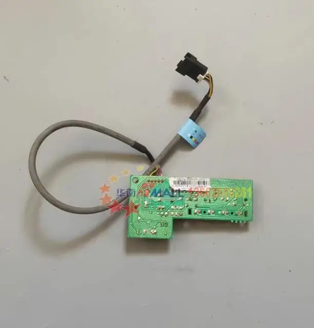 Новая световая плата приемника сигнала кондиционера Midea 201344290039 CE-KFR71DL/N1Y-B.D.3
Новая световая плата приемника сигнала кондиционера Midea 201344290039 CE-KFR71DL/N1Y-B.D.3