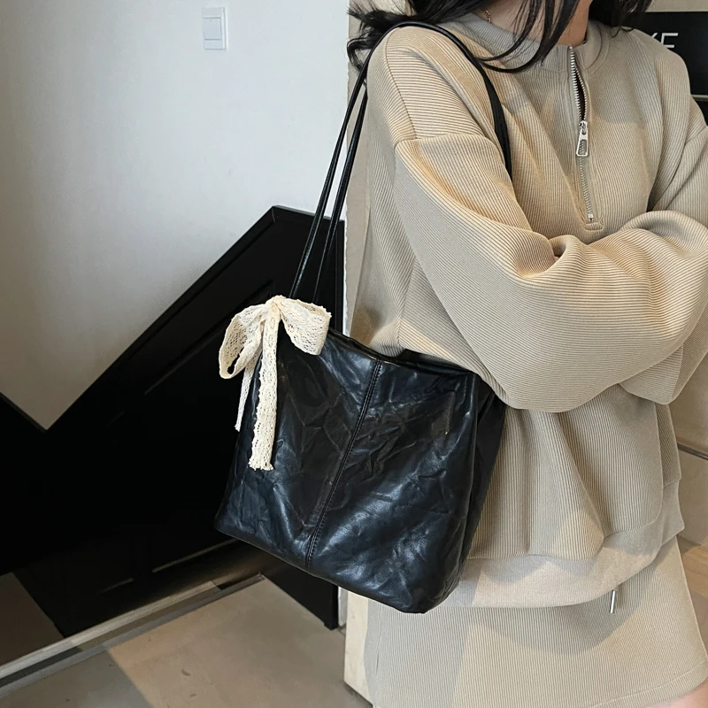 Элегантная сумка через плечо, кожаная сумка-тоут для женщин, классический дизайн, знаменитый
Элегантная сумка через плечо, кожаная сумка-тоут для женщин, классический дизайн, знаменитый