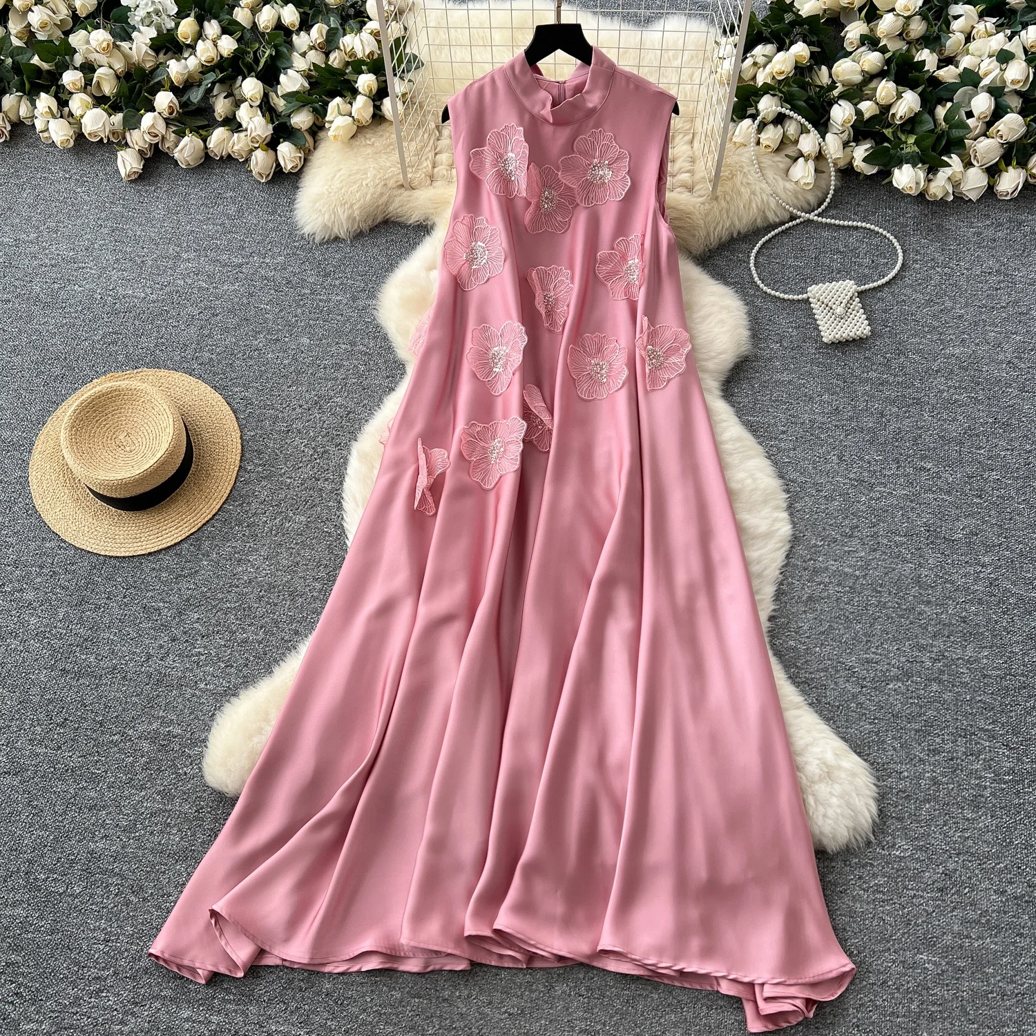 Clothland Women Chic Flower Maxi Dress Stand Collar Sleeveless A Line Female Ankle Length Long Dresses Vestido QE032 
Clothland Women Chic Flower Maxi Dress Stand Collar Sleeveless A Line Female Ankle Length Long Dresses Vestido QE032
