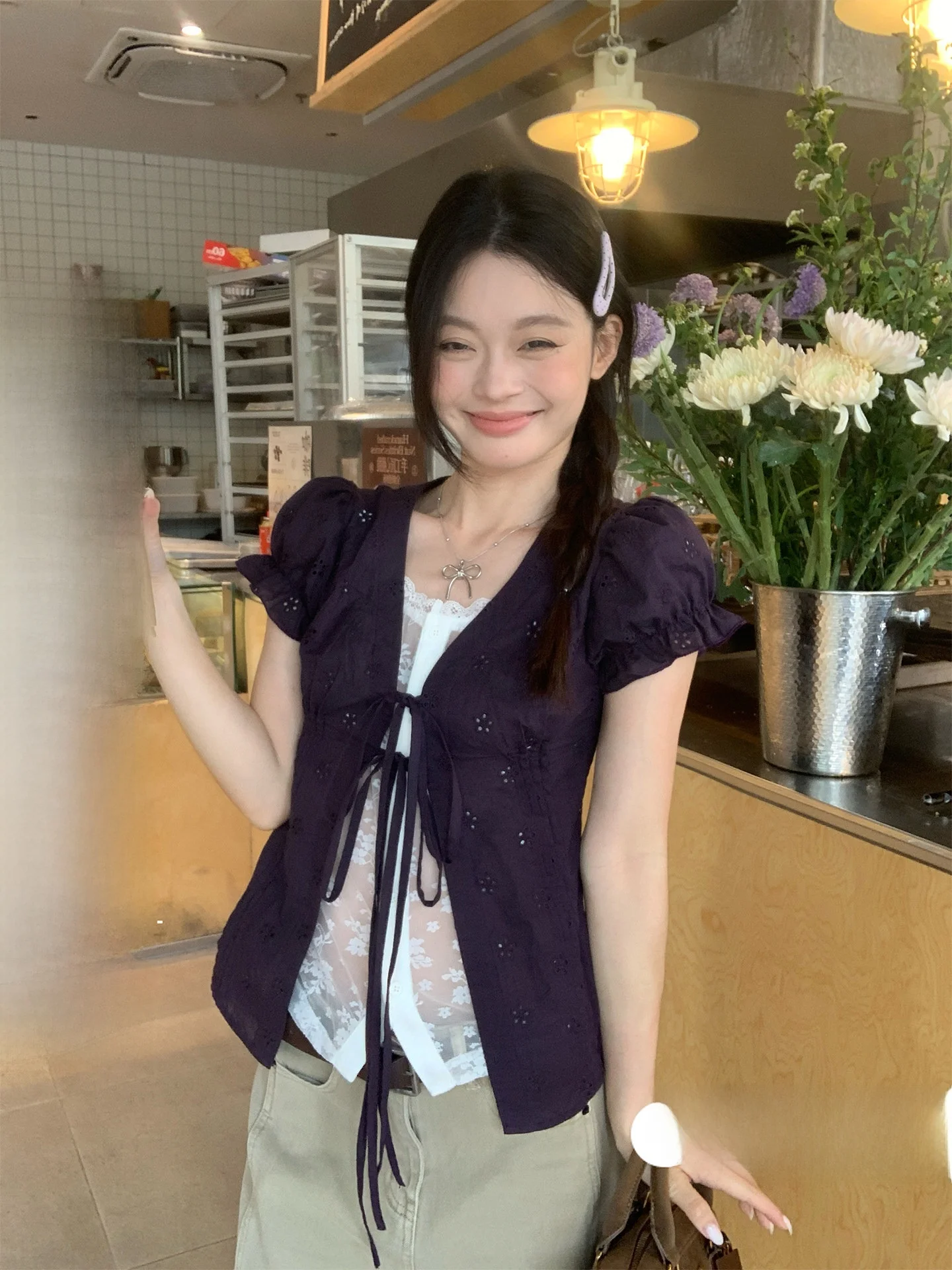 Song Zhengen Purple V-Neck Short Sleeve Bubble Sleeve Shirt Women's Summer New Style Fake Two-Piece Top Korean Version Slim Fit
Song Zhengen Purple V-Neck Short Sleeve Bubble Sleeve Shirt Women's Summer New Style Fake Two-Piece Top Korean Version Slim Fit