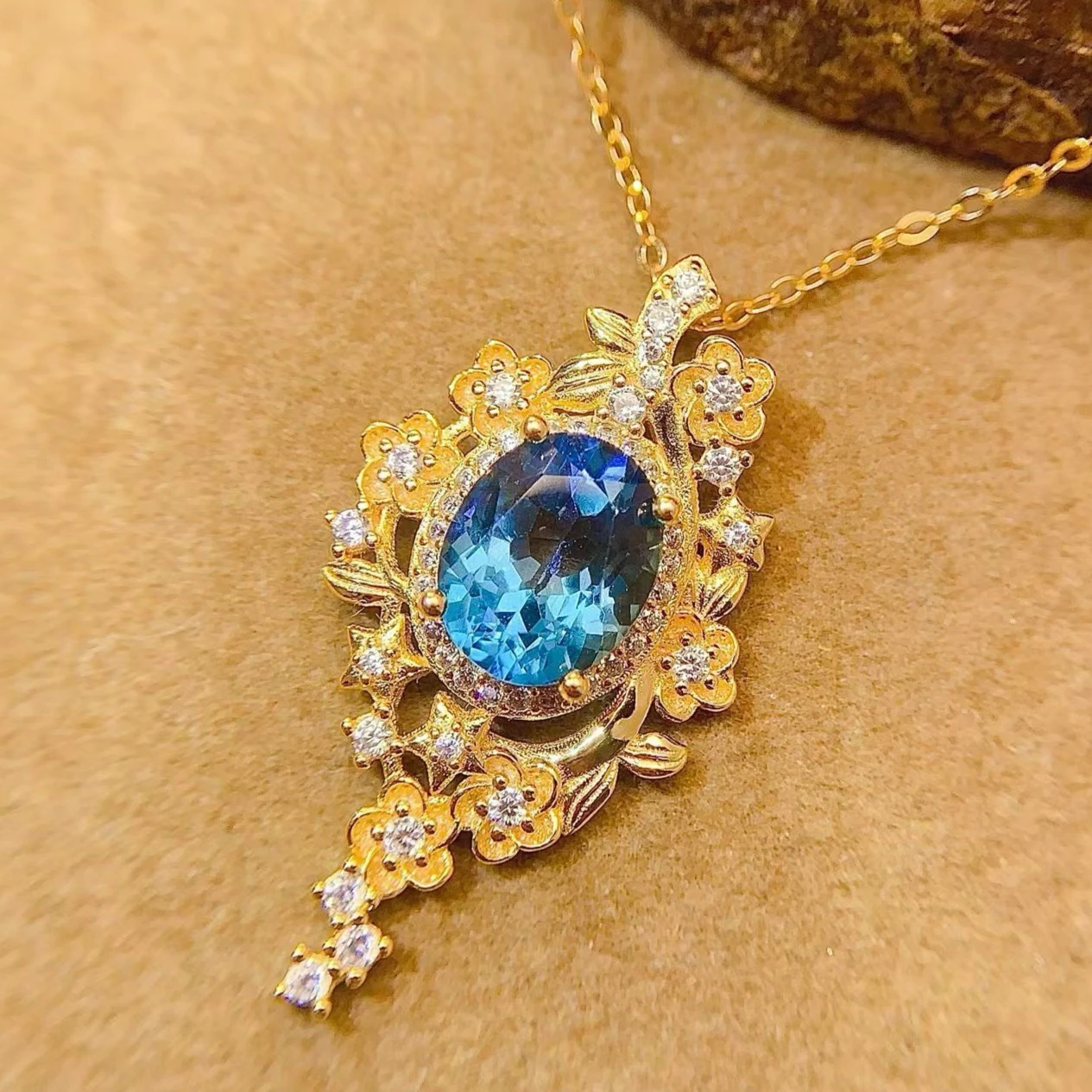 925 Silver Natural London Blue Topaz Pendant Vintage Floral Design Gold Plated Fine Jewelry for Women Gift with Certificate
925 Silver Natural London Blue Topaz Pendant Vintage Floral Design Gold Plated Fine Jewelry for Women Gift with Certificate