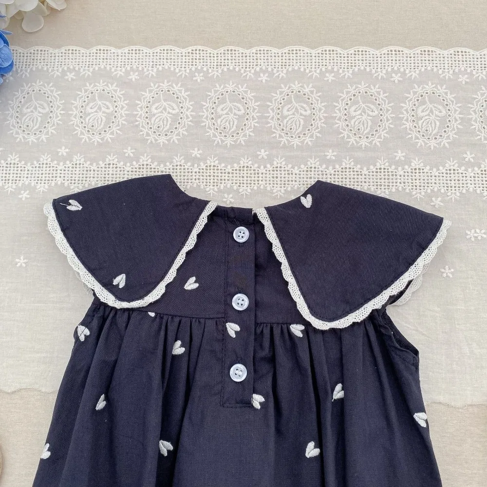 Sleeveless Girl Dress Big Collar Cotton Fabric Toddler Dress Lace Trim Sweet Heart Print Girl Romper
Sleeveless Girl Dress Big Collar Cotton Fabric Toddler Dress Lace Trim Sweet Heart Print Girl Romper