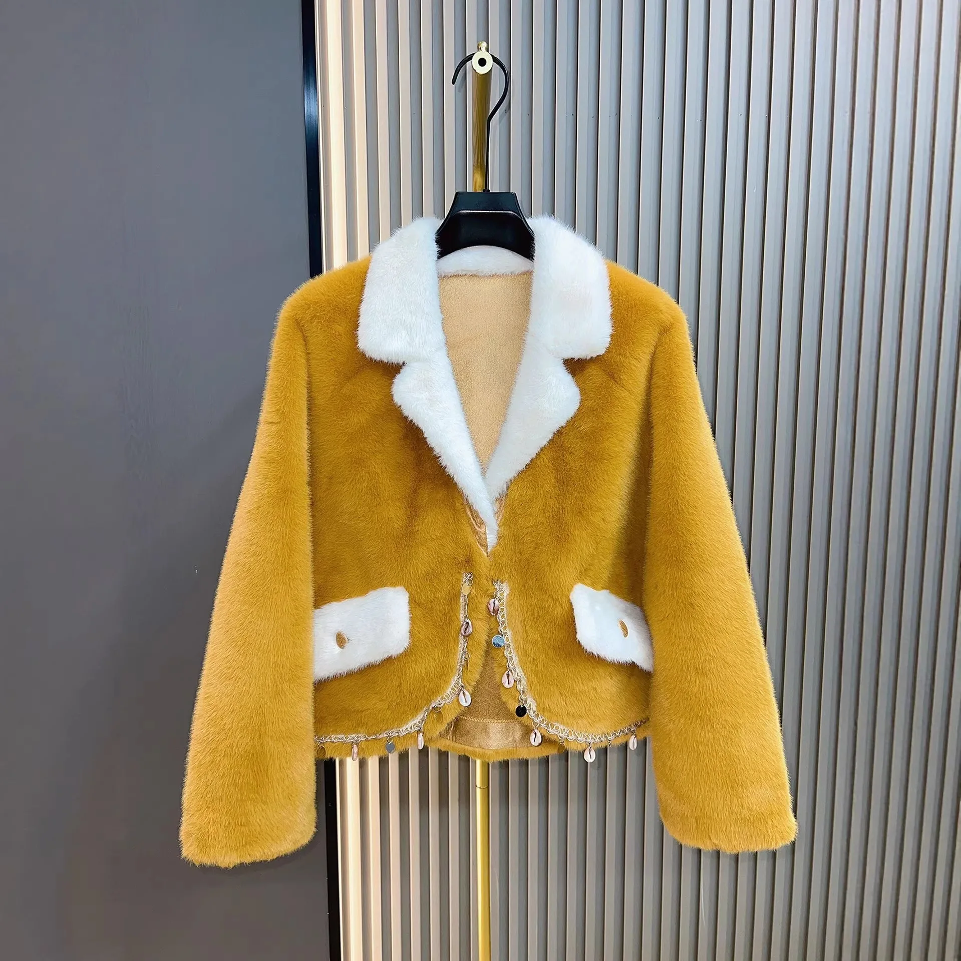 Fashionable Shining Color Fur Jacket Integrated Fur Coat Trendy Spring Winter New Imitation Faux Fur Coat for Women
Fashionable Shining Color Fur Jacket Integrated Fur Coat Trendy Spring Winter New Imitation Faux Fur Coat for Women