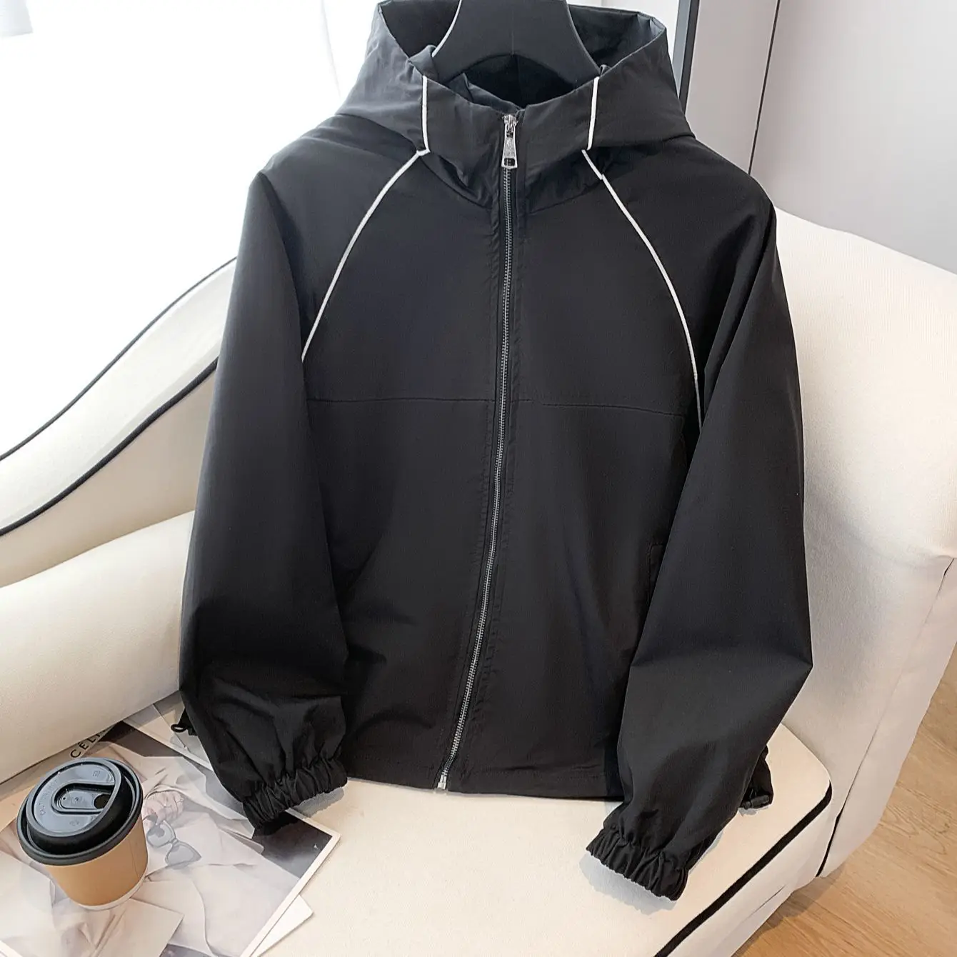 Black Minimalist Hooded Jacket For Women's Spring And Autumn New Design Fashionable And Loose Casual Jacket
Black Minimalist Hooded Jacket For Women's Spring And Autumn New Design Fashionable And Loose Casual Jacket