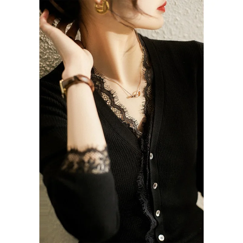 Женский кардиган из шерсти с кружевными вставками, вязаный, с V-образным вырезом, на пуговицах, тонкий, прямого кроя, премиум-класса, с длинными рукавами, из аутлет-коллекции
Женский кардиган из шерсти с кружевными вставками, вязаный, с V-образным вырезом, на пуговицах, тонкий, прямого кроя, премиум-класса, с длинными рукавами, из аутлет-коллекции