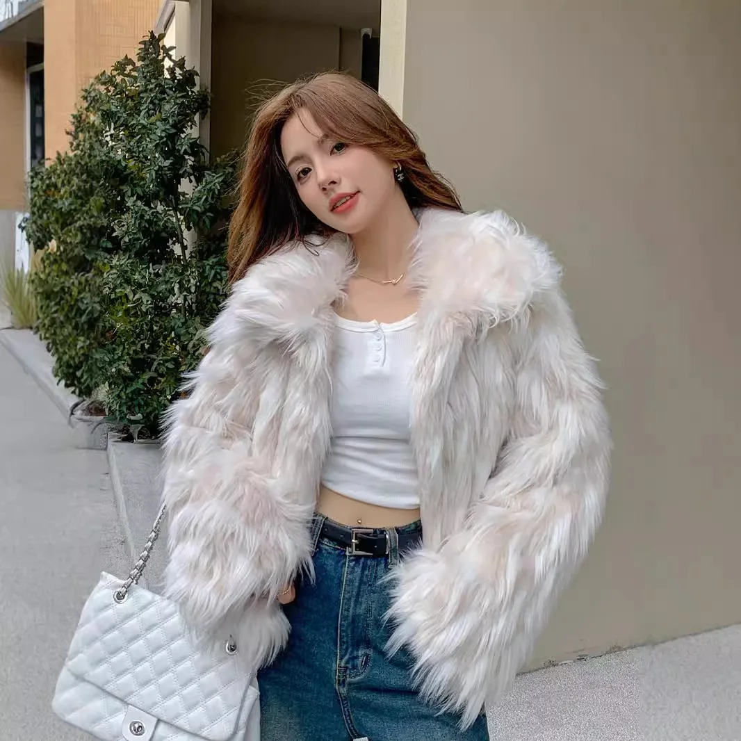 Long Hair Women Winter Imitation Fur Coat Gradient Lapel Collar Short Lady Mink Fur Outwear Elegant Casual Female Eco Fur Jacket
Long Hair Women Winter Imitation Fur Coat Gradient Lapel Collar Short Lady Mink Fur Outwear Elegant Casual Female Eco Fur Jacket
