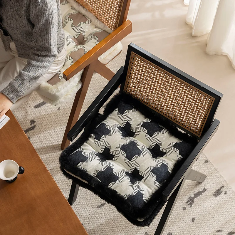 Classical Thickened Seat Cushion Office Sedentary Cushion Tatami Mat Practical Floor Cushion Rectangular Chair Cushion
Classical Thickened Seat Cushion Office Sedentary Cushion Tatami Mat Practical Floor Cushion Rectangular Chair Cushion