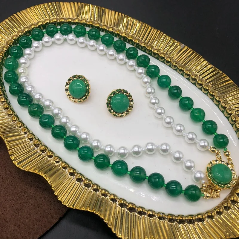 Vintage Palace Emerald Double Layer Carved Lace Gold Plated Elegant Necklace and Earrings
Vintage Palace Emerald Double Layer Carved Lace Gold Plated Elegant Necklace and Earrings