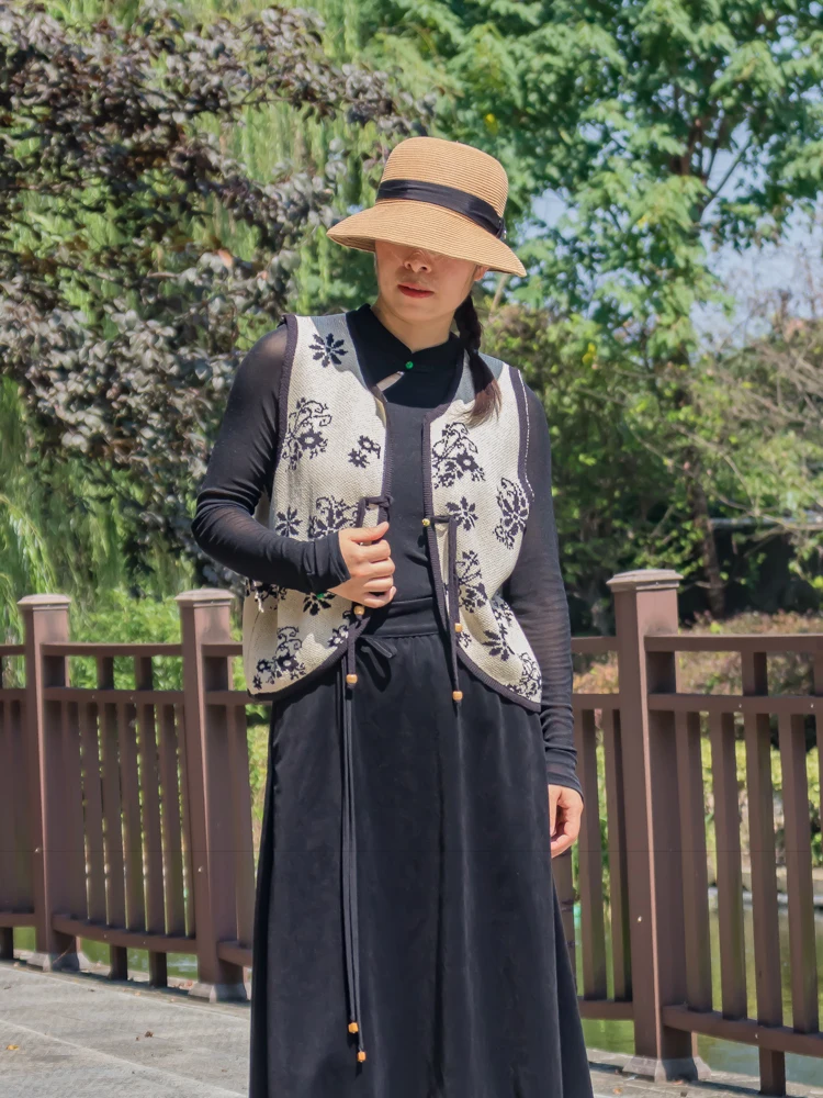 Осенняя новинка: Женский жилет из ледяного шелка и конопляной ткани с узорчатым плетением, на одной пуговице, с бахромой, универсальный, в художественном стиле
Осенняя новинка: Женский жилет из ледяного шелка и конопляной ткани с узорчатым плетением, на одной пуговице, с бахромой, универсальный, в художественном стиле