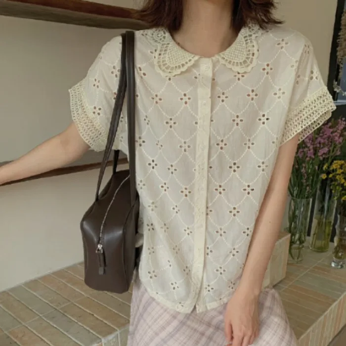 Summer New Chic Lace Hollow out Collar Splicing Embroidery Short Sleeve Shirt Women's Top Fashionable Slim Fit Chinese Style
Summer New Chic Lace Hollow out Collar Splicing Embroidery Short Sleeve Shirt Women's Top Fashionable Slim Fit Chinese Style