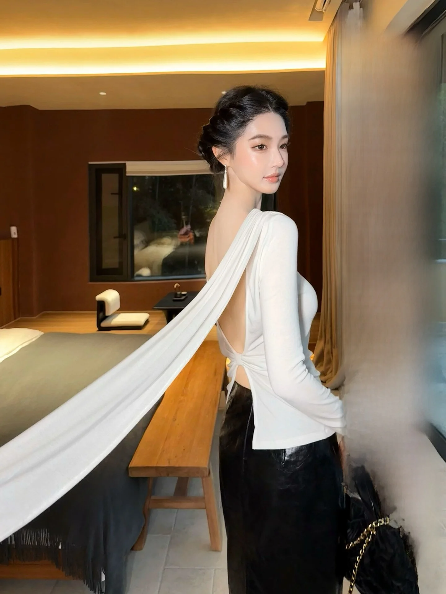 ALIN Lisle Wool Backless Women's Top Slim Fit Inner Wear White Winter Shirt Fashionable Knitted Sweater for Young Girls
ALIN Lisle Wool Backless Women's Top Slim Fit Inner Wear White Winter Shirt Fashionable Knitted Sweater for Young Girls
